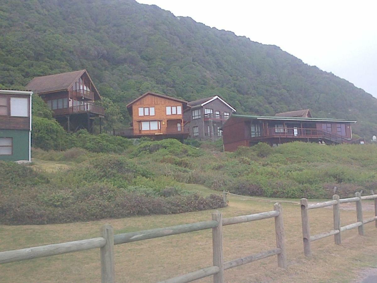 Dis Al Villa Oubosrand Exterior photo